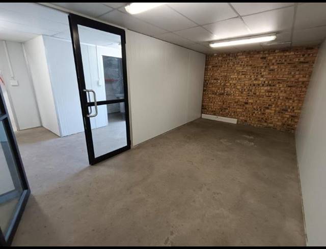 INDUSTRIAL PROPERTY TO RENT IN STRYDOM PARK